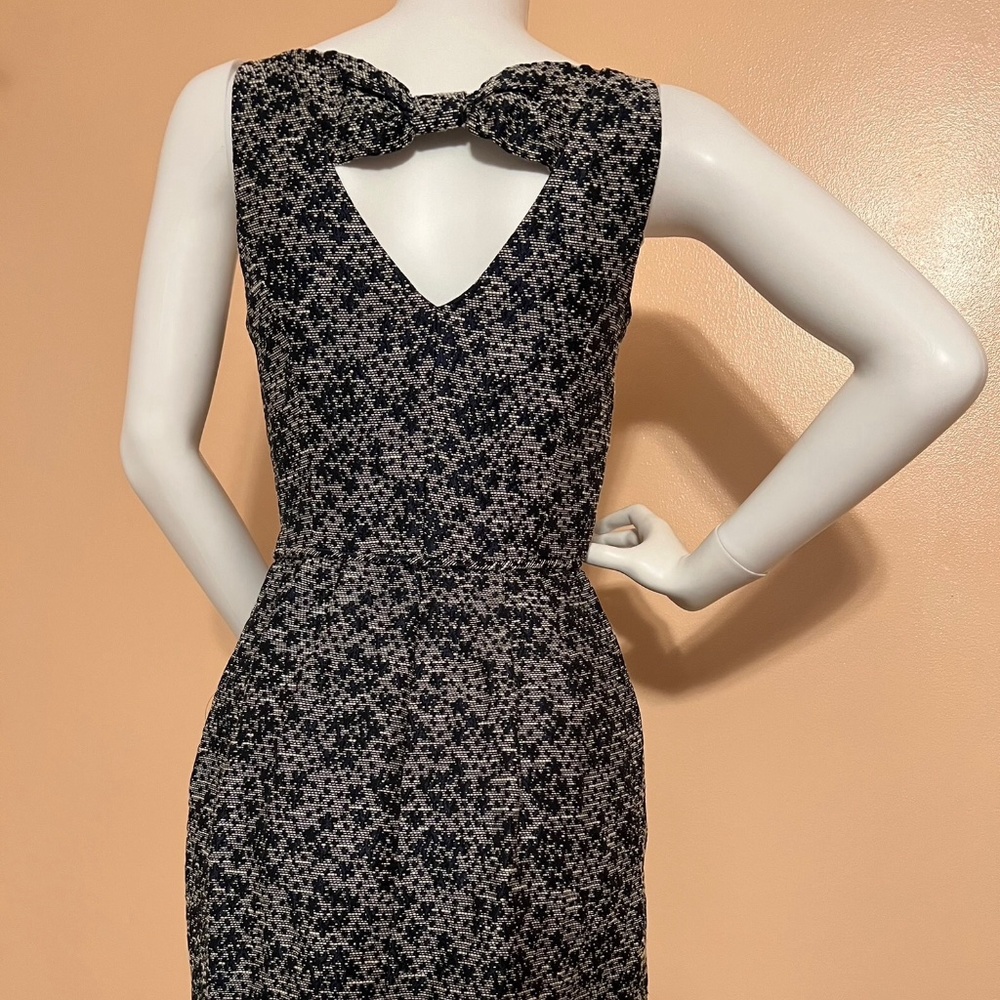 Trina Turk Bow on Back, Lined Lace, Knee-Length Dress - Picture 6 of 10